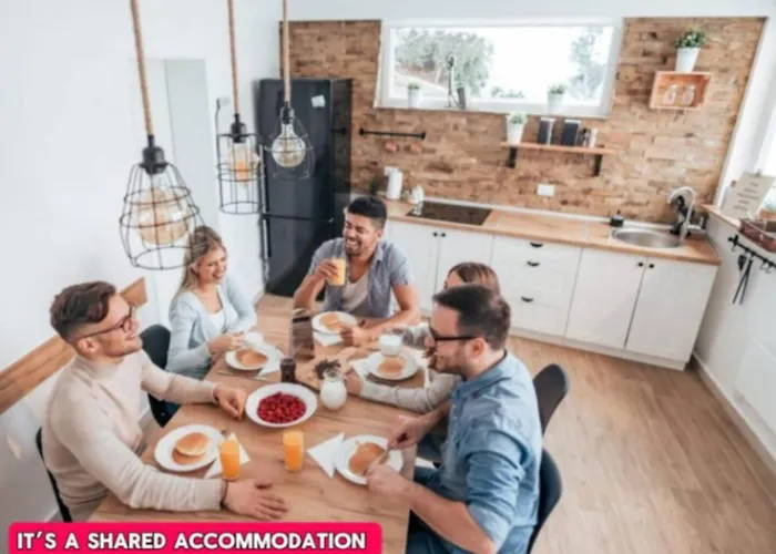 -rc15cfa- For Relaxed And Cosy With Free Parking *