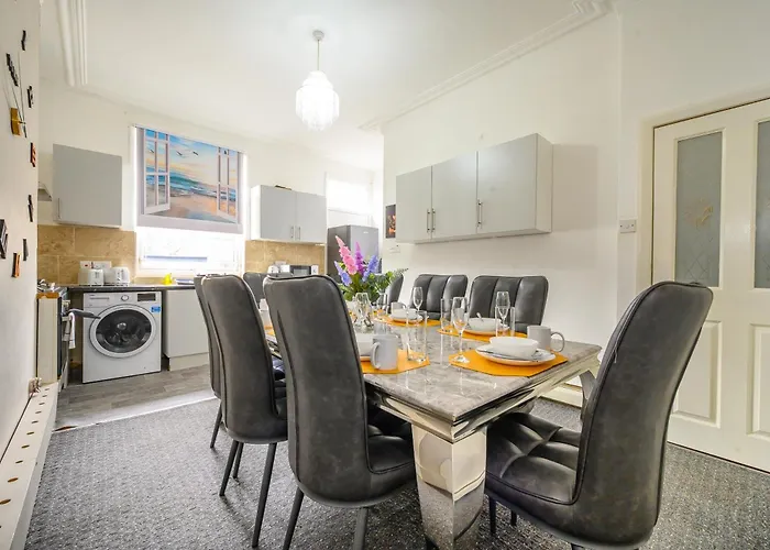 -rc15cfa- For Relaxed And Cosy With Free Parking * Leeds (West Yorkshire)